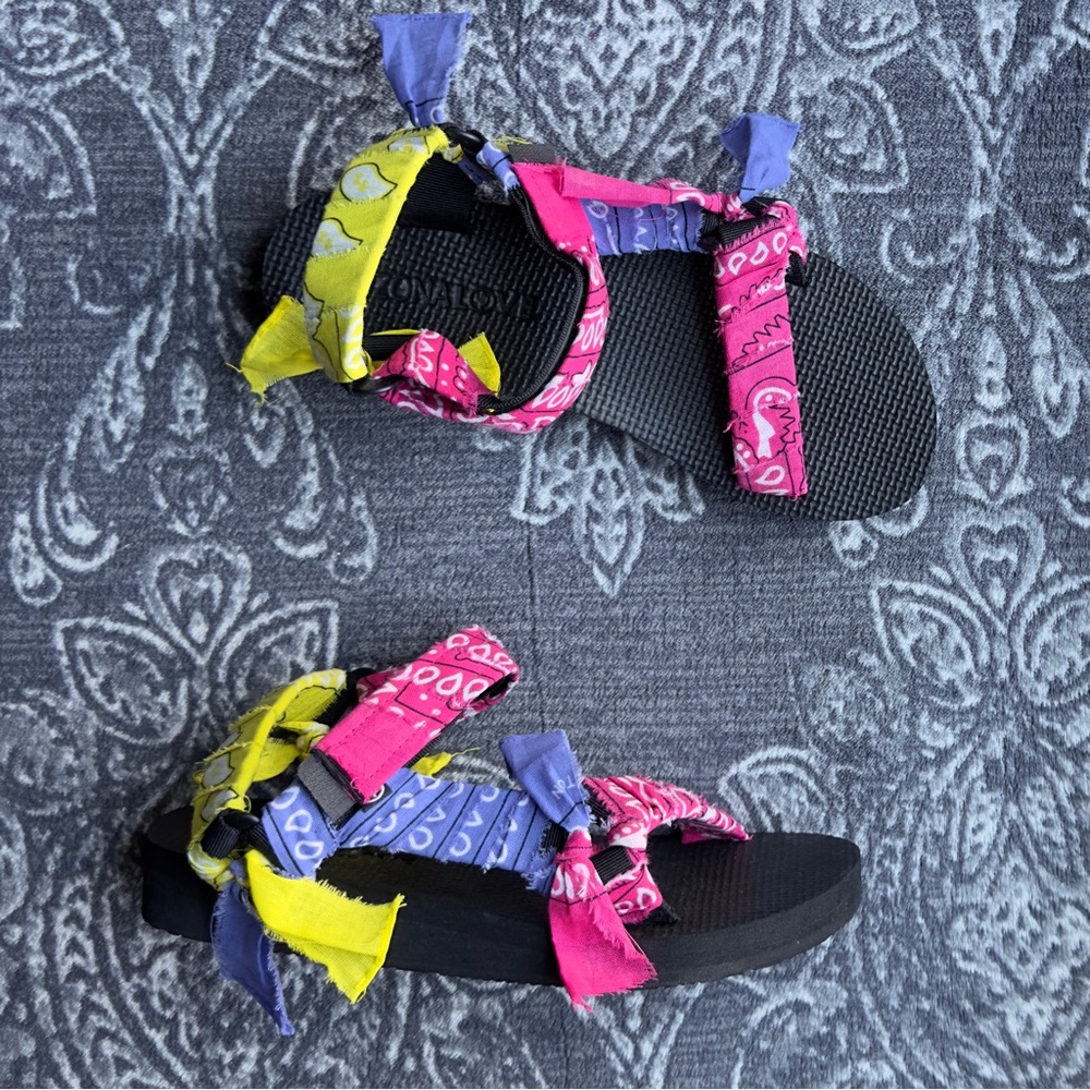 Arizona Love Trekky Bandana Strappy Sandals Size 37